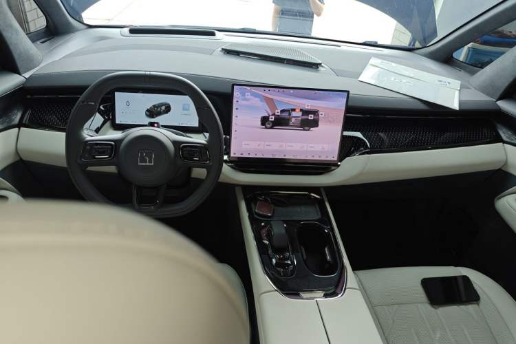 Used Zeekr 009 2024 7-Seater Walk-Through Version Four-Wheel Drive 108 kWh Interior 2