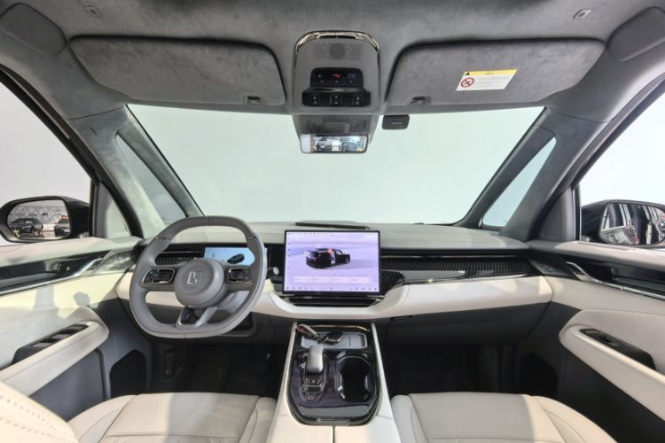 Used Zeekr 009 2024 Six-Seat Executive Version 4WD 108 kWh Interior 3