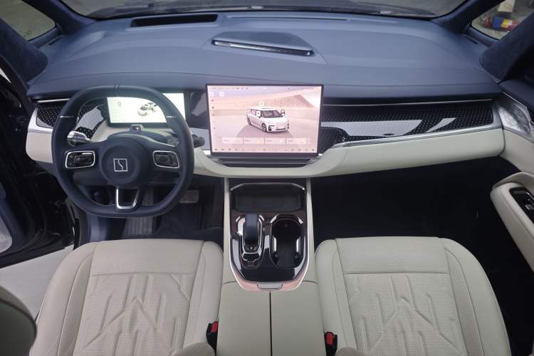 Used Zeekr 009 2024 Six-Seat Executive Version 4WD 108 kWh Interior 3