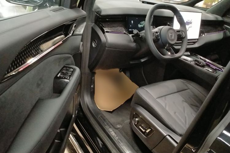 Used Zeekr 009 2024 7-Seater Aisle Version 108 kWh Interior 3