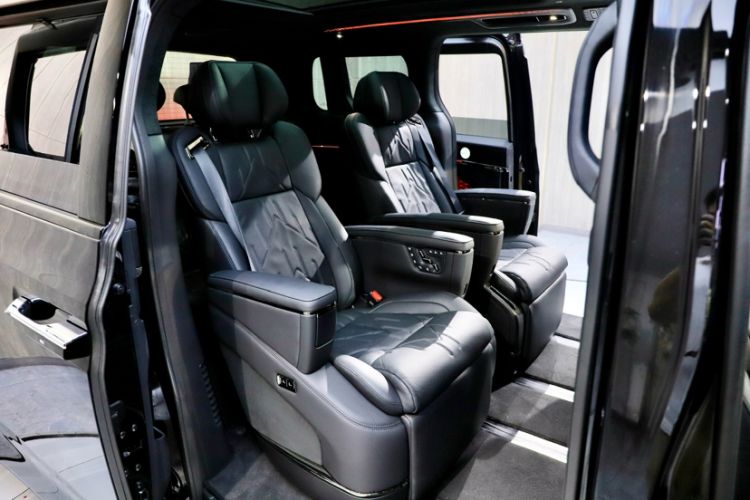 Used Zeekr 009 2024 7-Seater Walk-Through Version Four-Wheel Drive 108 kWh Interior 3