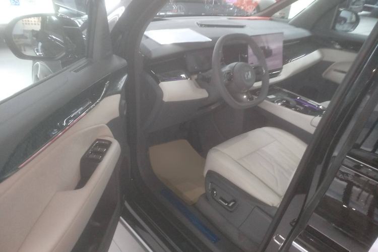 Used Zeekr 009 2024 7-Seater Aisle Version 108 kWh Interior 3