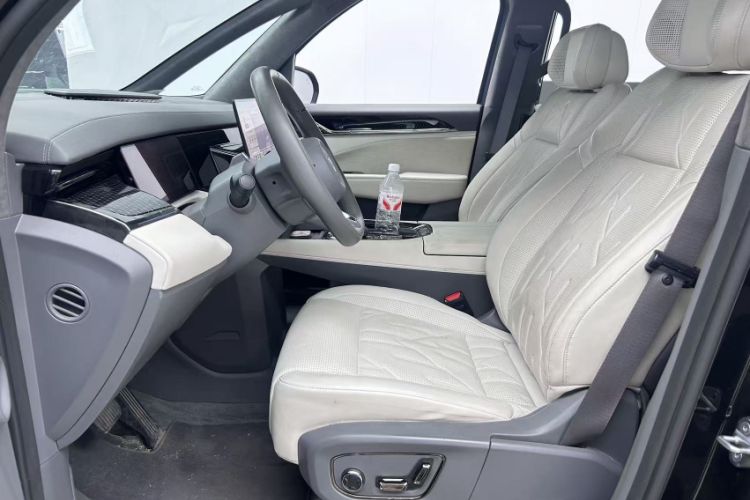 Used Zeekr 009 2024 7-Seater Walk-through Version 4WD 140 kWh Interior 3