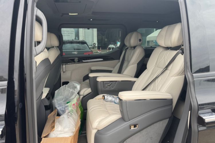 Used Zeekr 009 2024 7-Seater Aisle Version 108 kWh Interior 4
