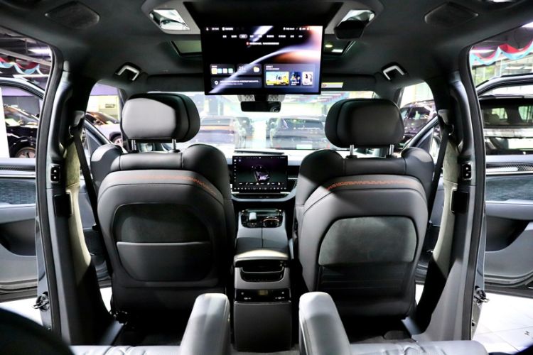 Used Zeekr 009 2024 7-Seater Walk-Through Version Four-Wheel Drive 108 kWh Interior 4