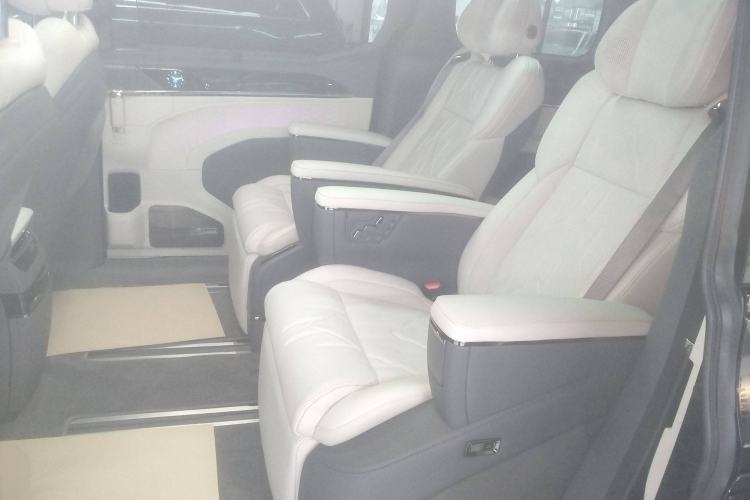 Used Zeekr 009 2024 7-Seater Aisle Version 108 kWh Interior 4