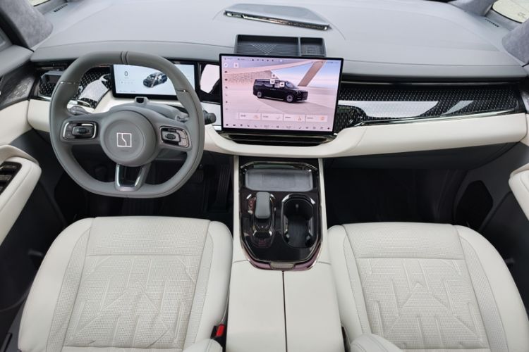 Used Zeekr 009 2024 7-Seater Walk-Through Version Four-Wheel Drive 108 kWh Interior 4