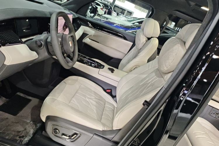 Used Zeekr 009 2024 7-Seater Aisle Version 108 kWh Interior 4