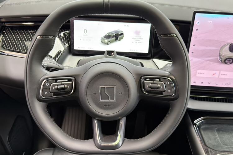 Used Zeekr 009 2024 7-Seater Walk-Through Version Four-Wheel Drive 108 kWh Interior 5