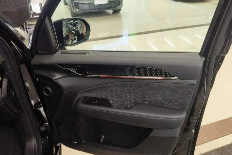 Used Zeekr 009 2024 7-Seater Aisle Version 108 kWh Interior 5