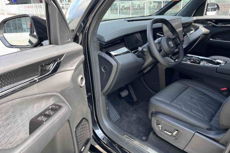 Used Zeekr 009 2024 7-Seater Aisle Version 108 kWh Interior 5