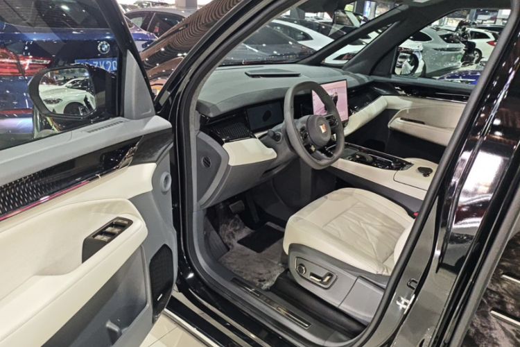 Used Zeekr 009 2024 7-Seater Aisle Version 108 kWh Interior 5
