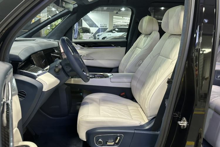 Used Zeekr 009 2024 7-Seater Aisle Version 108 kWh Interior 6