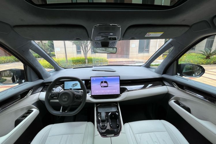 Used Zeekr 009 2024 7-Seater Aisle Version 108 kWh Interior 6