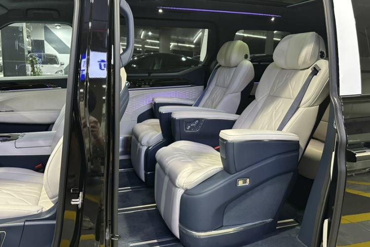 Used Zeekr 009 2024 7-Seater Aisle Version 108 kWh Interior 7