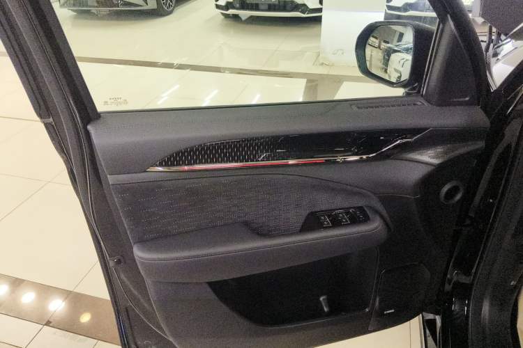 Used Zeekr 009 2024 7-Seater Aisle Version 108 kWh Interior 7