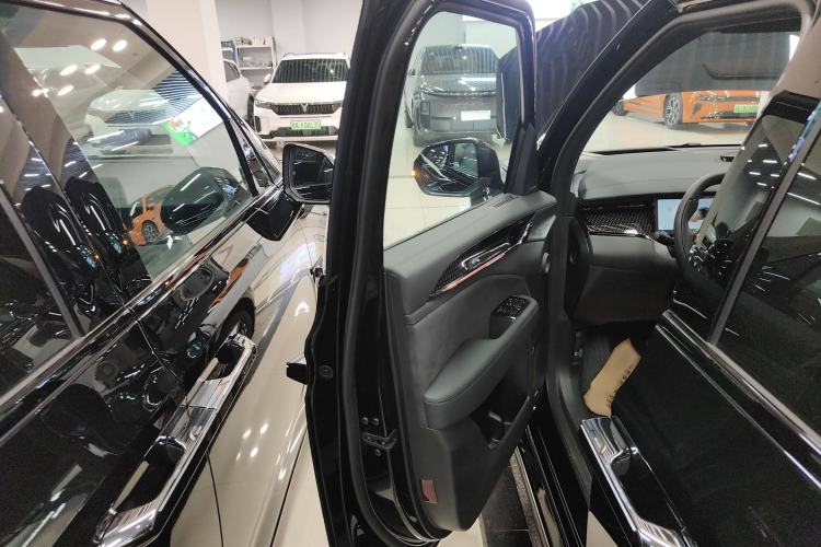 Used Zeekr 009 2024 7-Seater Aisle Version 108 kWh Interior 7