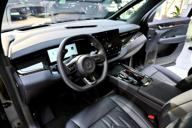 Used Zeekr 009 2024 7-Seater Walk-Through Version Four-Wheel Drive 108 kWh Interior 7