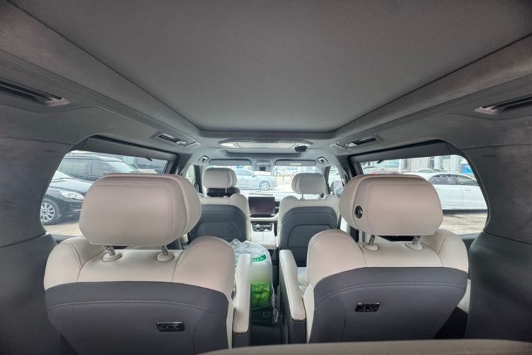 Used Zeekr 009 2024 7-Seater Aisle Version 108 kWh Interior 8