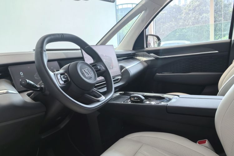 Used Zeekr 009 2024 GAC Trumpchi Interior 8