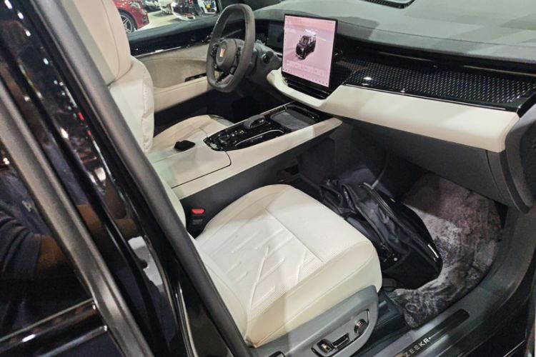 Used Zeekr 009 2024 7-Seater Aisle Version 108 kWh Interior 8