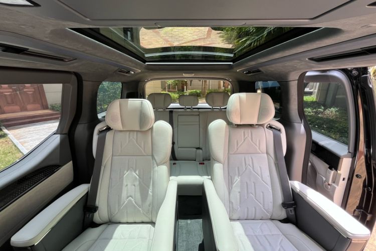 Used Zeekr 009 2024 7-Seater Aisle Version 108 kWh Interior 9