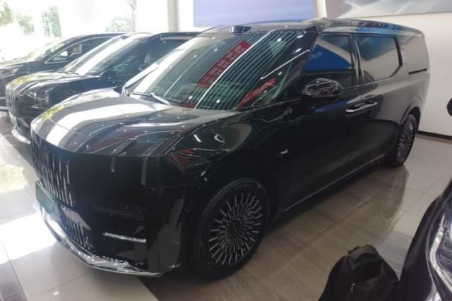 Used Zeekr 009 2024 7-Seater Aisle Version 108 kWh