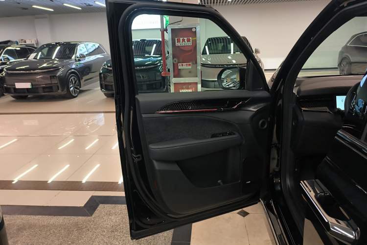 Used Zeekr 009 2024 7-Seater Aisle Version 108 kWh Left Front Door Interior