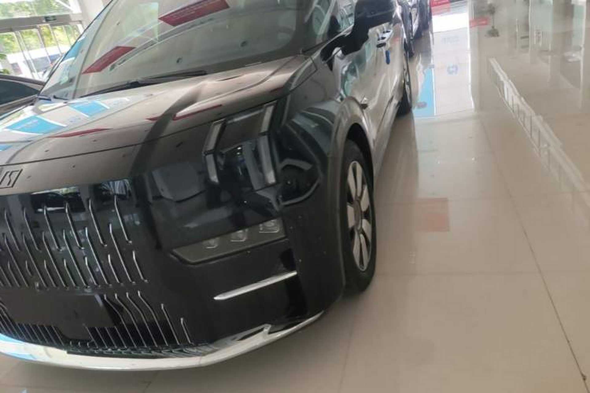 Used Zeekr 009 2024 7-Seater Walk-Through Version Four-Wheel Drive 108 kWh Left Front Headlight
