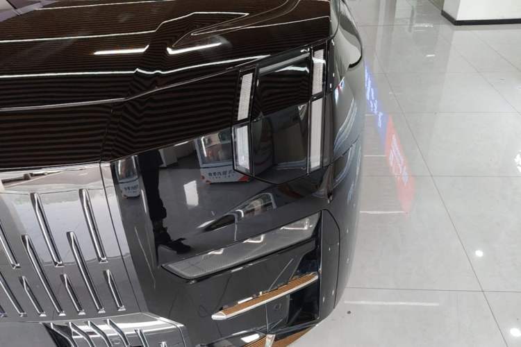 Used Zeekr 009 2024 7-Seater Walk-Through Version Four-Wheel Drive 108 kWh Left Front Headlight