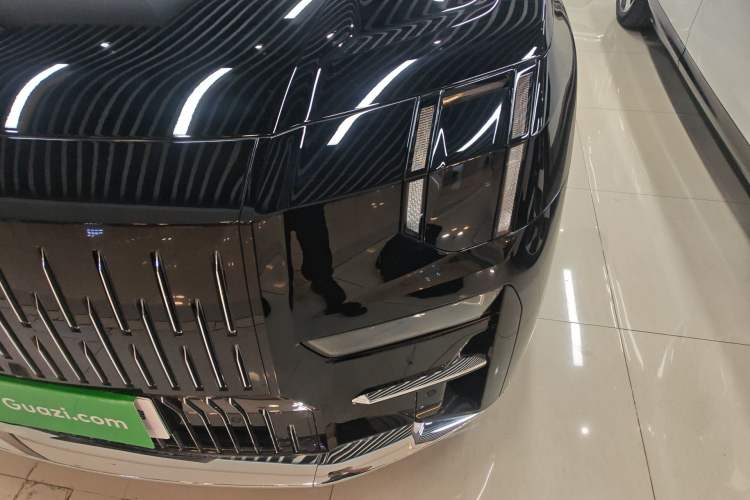 Used Zeekr 009 2024 7-Seater Walk-Through Version Four-Wheel Drive 108 kWh Left Front Headlight