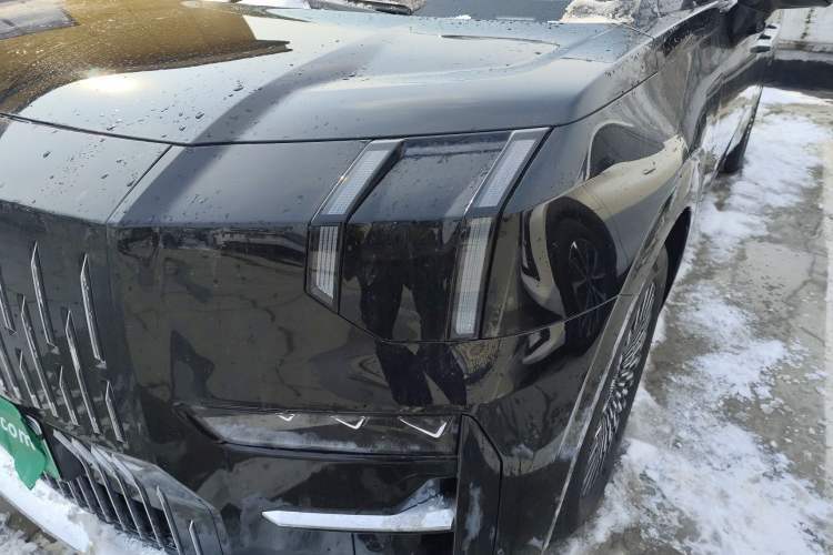 Used Zeekr 009 2024 7-Seater Walk-Through Version Four-Wheel Drive 108 kWh Left Front Headlight