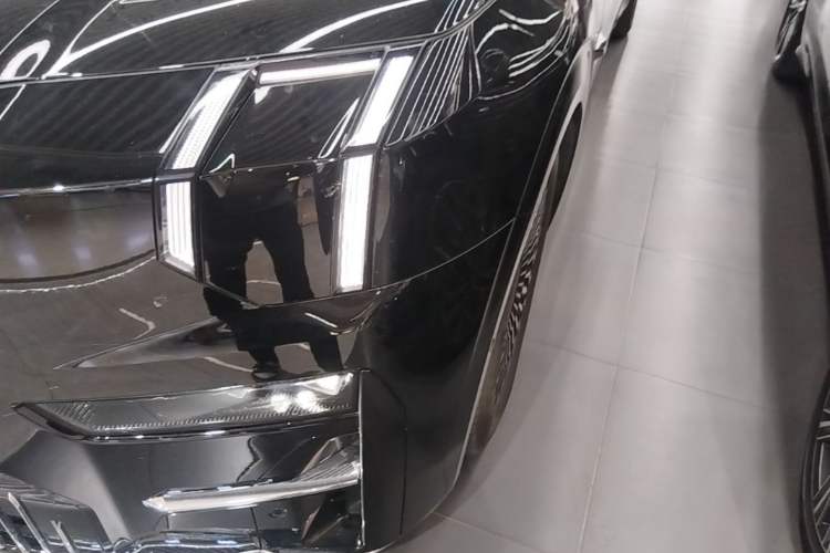 Used Zeekr 009 2024 7-Seater Aisle Version 108 kWh Left Front Headlight