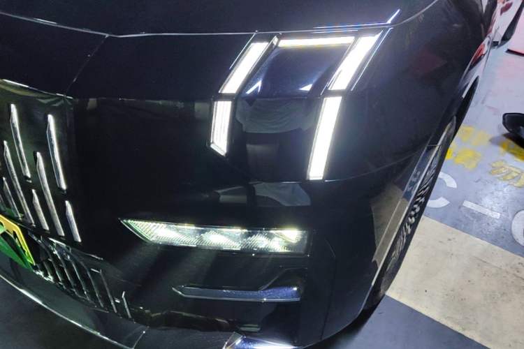Used Zeekr 009 2024 Six-Seat Executive Version 4WD 108 kWh Left Front Headlight