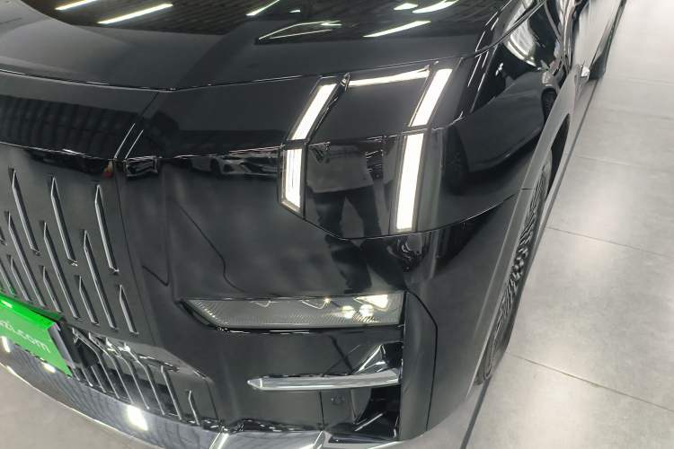Used Zeekr 009 2024 Six-Seat Executive Version 4WD 108 kWh Left Front Headlight