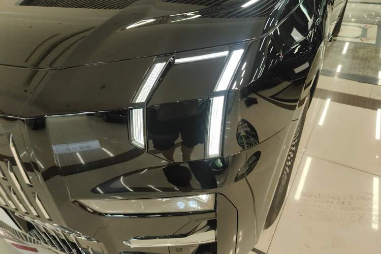 Used Zeekr 009 2024 7-Seater Aisle Version 108 kWh Left Front Headlight