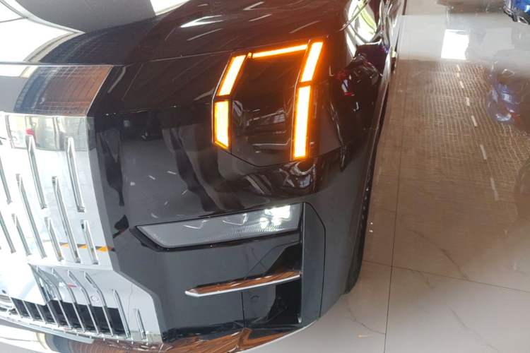 Used Zeekr 009 2024 7-Seater Walk-Through Version Four-Wheel Drive 108 kWh Left Front Headlight