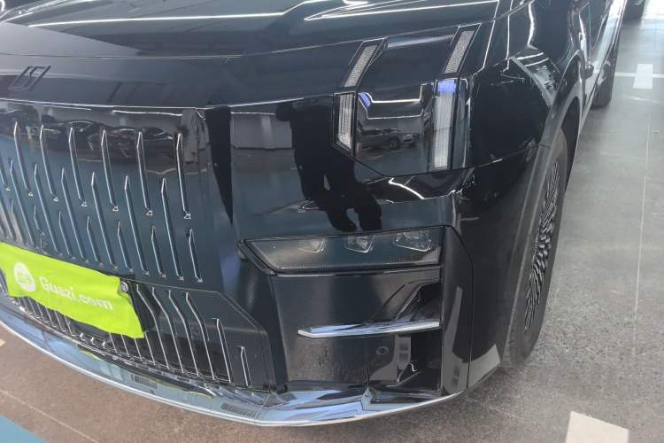 Used Zeekr 009 2024 7-Seater Walk-Through Version Four-Wheel Drive 108 kWh Left Front Headlight