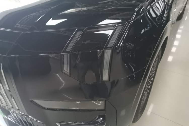 Used Zeekr 009 2024 Six-Seat Executive Version 4WD 108 kWh Left Front Headlight
