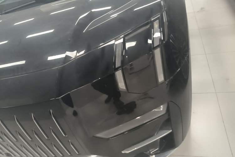 Used Zeekr 009 2024 7-Seater Walk-Through Version Four-Wheel Drive 108 kWh Left Front Headlight