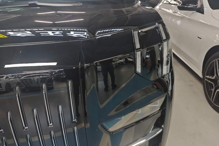 Used Zeekr 009 2024 7-Seater Walk-Through Version Four-Wheel Drive 108 kWh Left Front Headlight