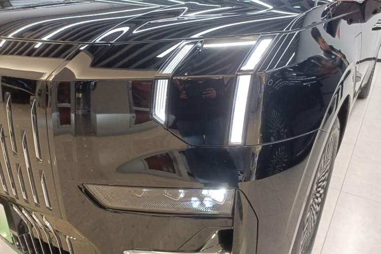 Used Zeekr 009 2024 7-Seater Walk-Through Version Four-Wheel Drive 108 kWh Left Front Headlight