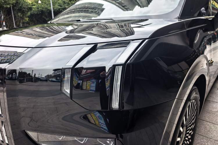 Used Zeekr 009 2024 7-Seater Walk-Through Version Four-Wheel Drive 108 kWh Left Front Headlight