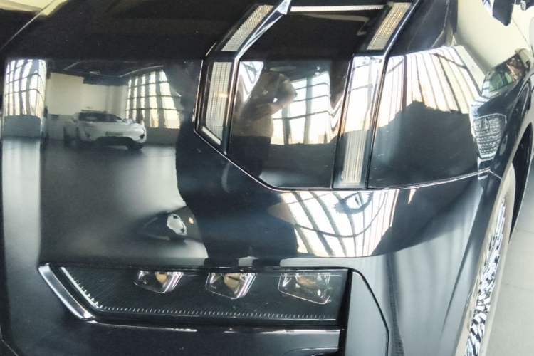Used Zeekr 009 2024 7-Seater Walk-Through Version Four-Wheel Drive 108 kWh Left Front Headlight