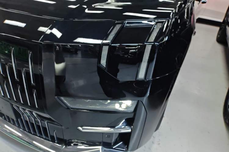 Used Zeekr 009 2024 7-Seater Aisle Version 108 kWh Left Front Headlight