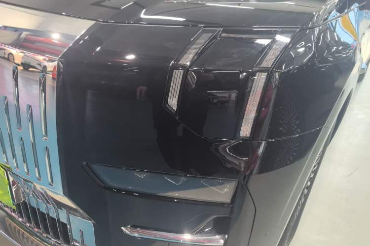 Used Zeekr 009 2024 7-Seater Walk-Through Version Four-Wheel Drive 108 kWh Left Front Headlight