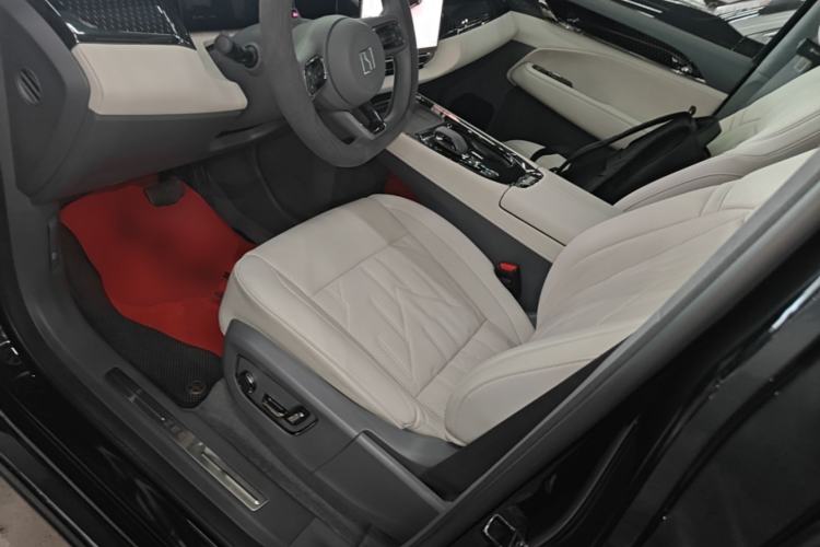 Used Zeekr 009 2024 Six-Seat Executive Version 4WD 108 kWh Left Front Seat