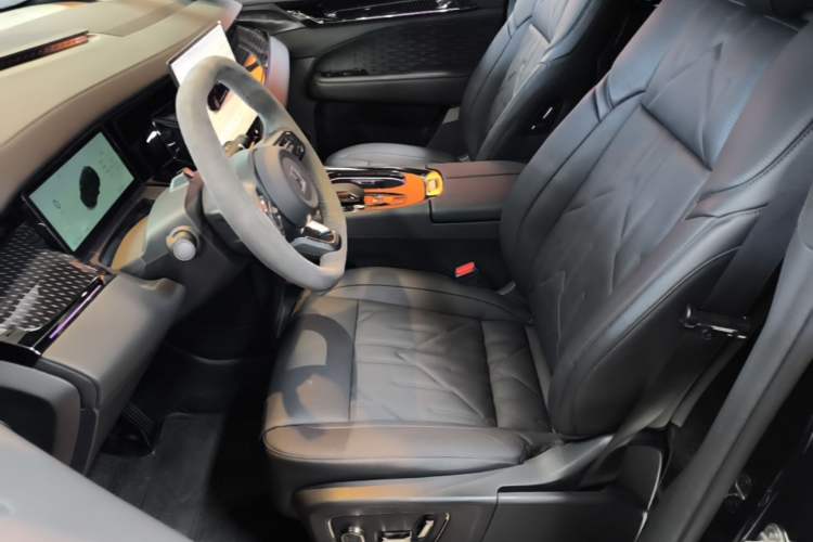 Used Zeekr 009 2024 Six-Seat Executive Version 4WD 108 kWh Left Front Seat