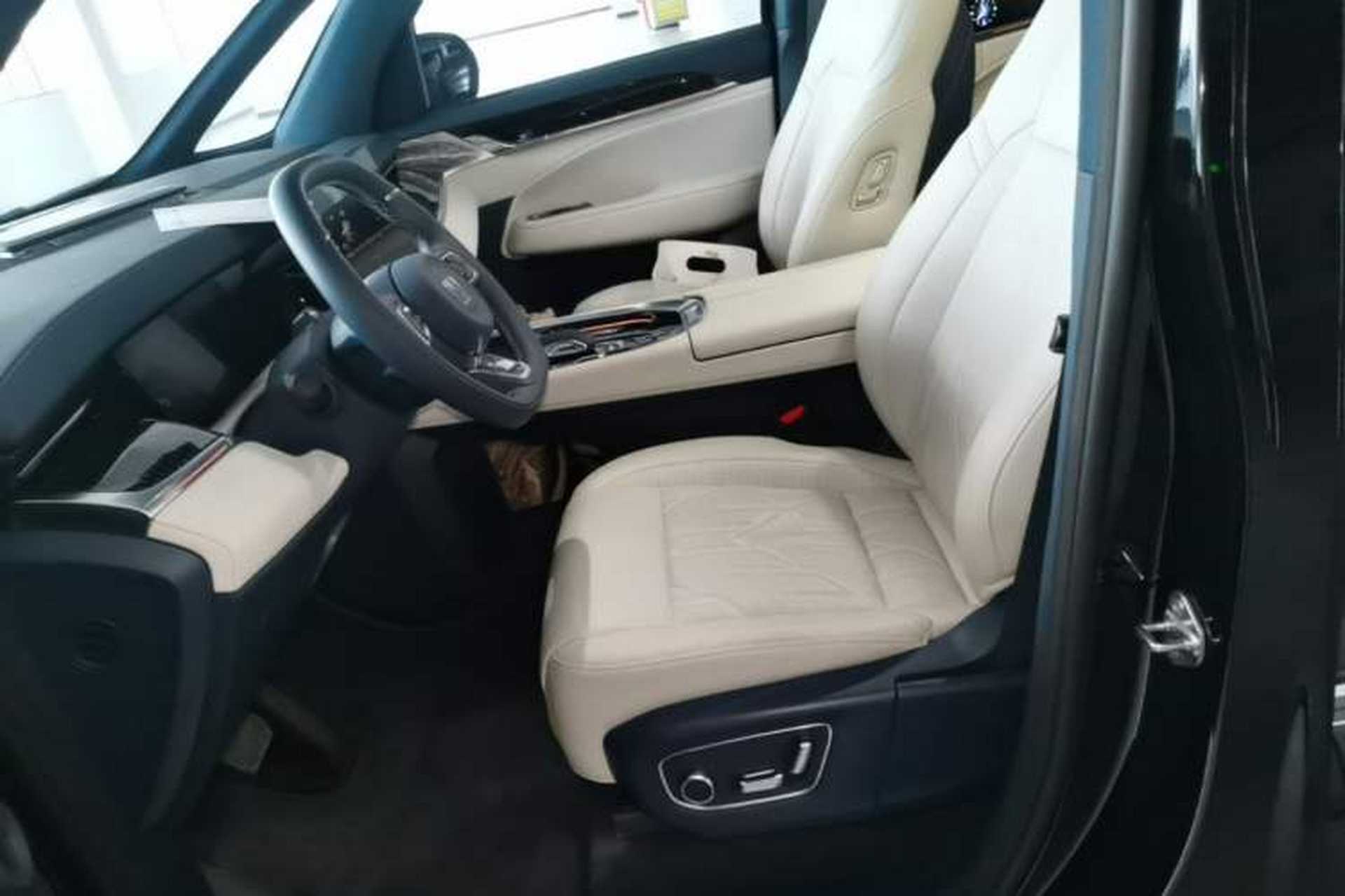 Used Zeekr 009 2024 Six-Seat Executive Version 4WD 108 kWh Left Front Seat