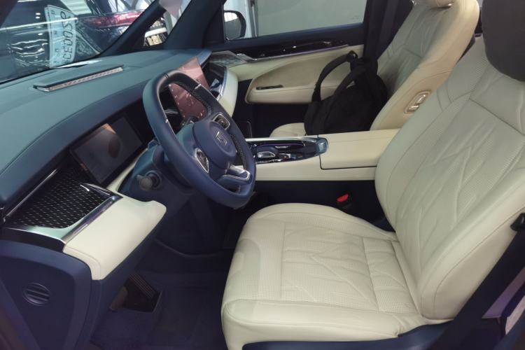 Used Zeekr 009 2024 Six-Seat Executive Version 4WD 108 kWh Left Front Seat
